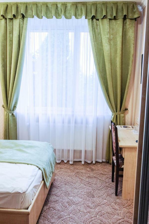 Оздоровчий Комплекс Гайки Заїзд Провулок Сухий Яр 12 Hotel Zhytomyr Exterior photo